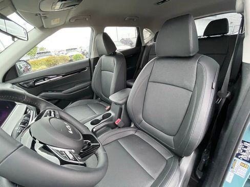 New 2026 Kia Seltos EX FWD image 22