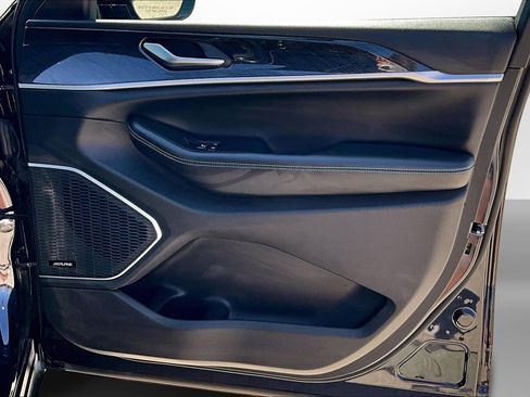 Used 2024 Jeep Grand Cherokee Trailhawk image 26