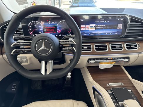 New 2026 Mercedes-Benz GLS 450 4MATIC image 39