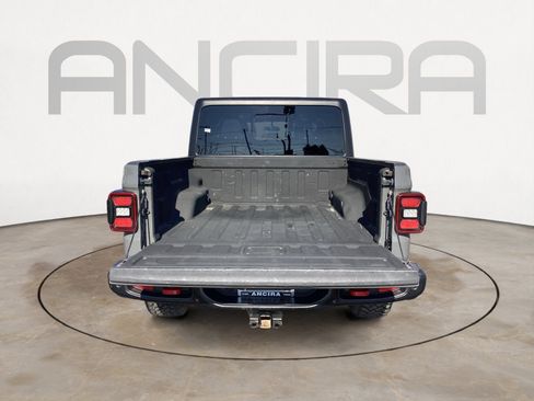 Used 2021 Jeep Gladiator Rubicon w/ Cold Weather Group image 16