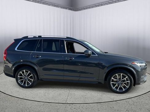 Used 2017 Volvo XC90 T6 Momentum w/ Vision Package AWD/4WD image 6