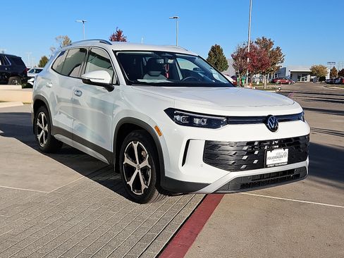 New 2026 Volkswagen Tiguan SE FWD image 5