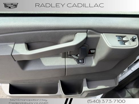 Used 2024 GMC Savana 2500 w/ Driver Convenience Package RWD image 4