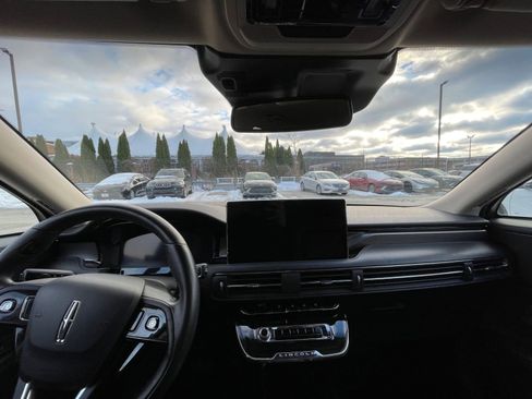 Used 2024 Lincoln Corsair Reserve image 34