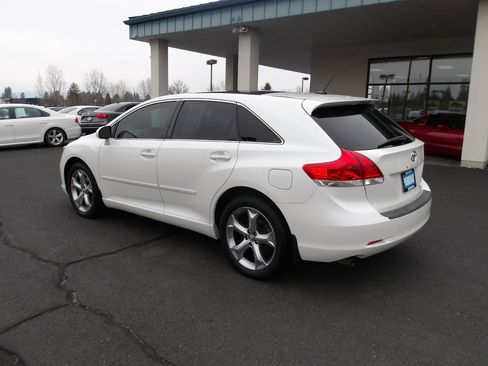 Used 2009 Toyota Venza AWD image 3