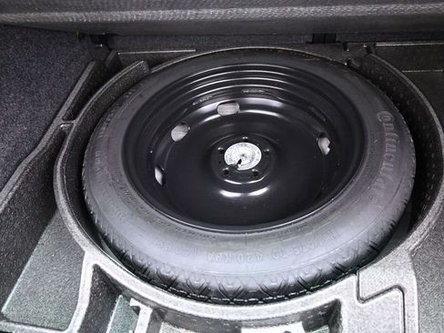 Used 2015 Volkswagen Tiguan SE image 21