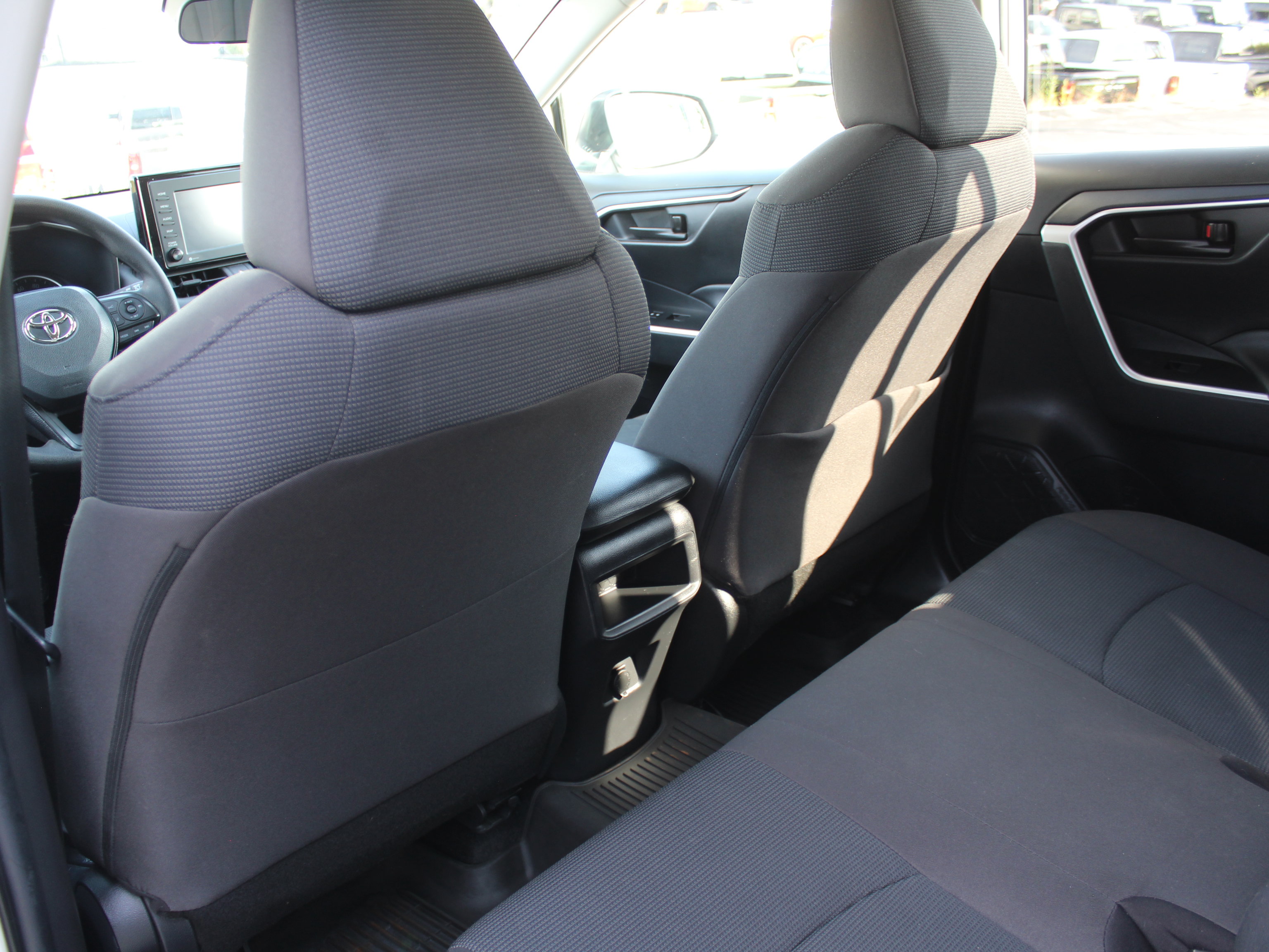 Used 2021 Toyota RAV4 LE AWD/4WD image 21