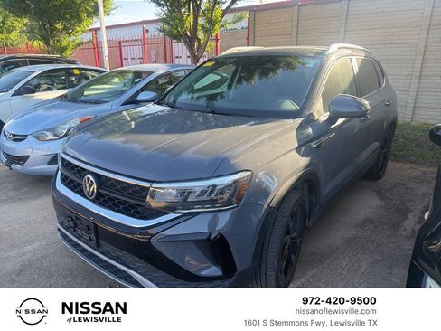 Used 2022 Volkswagen Taos SE w/ IQ.Drive SE Package AWD/4WD image 1