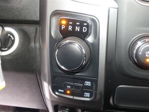Used 2022 RAM 1500 Warlock AWD/4WD image 35