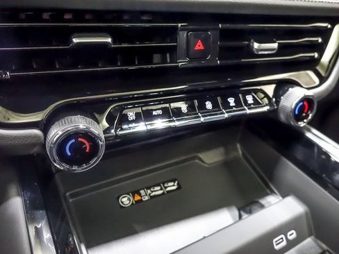 New 2026 Chevrolet Suburban Premier image 22