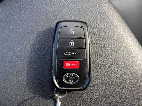 Used 2025 Toyota Camry SE image 22