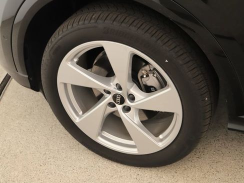 New 2025 Audi Q5 Premium Plus image 29