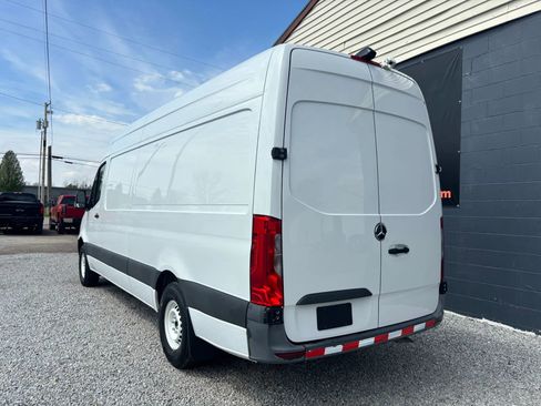Used 2020 Mercedes-Benz Sprinter 2500 image 3
