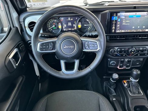 Used 2024 Jeep Wrangler Unlimited Sahara AWD/4WD image 17