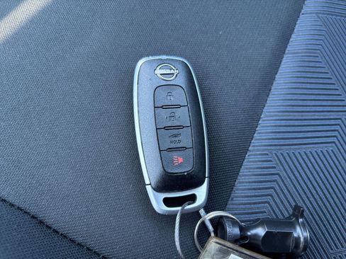 Used 2025 Nissan Versa SV FWD image 21