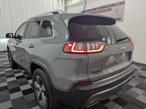 Used 2019 Jeep Cherokee Limited image 9
