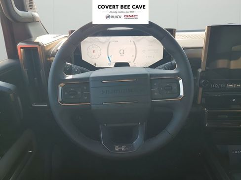 New 2025 GMC Hummer EV 2X w/ LPO, Dark Essentials Package image 22