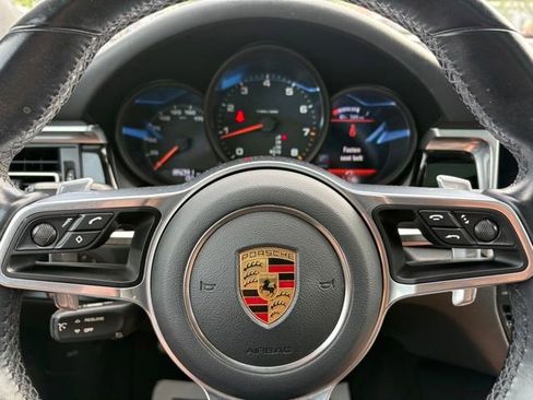 Used 2021 Porsche Macan w/ Premium Package AWD/4WD image 17