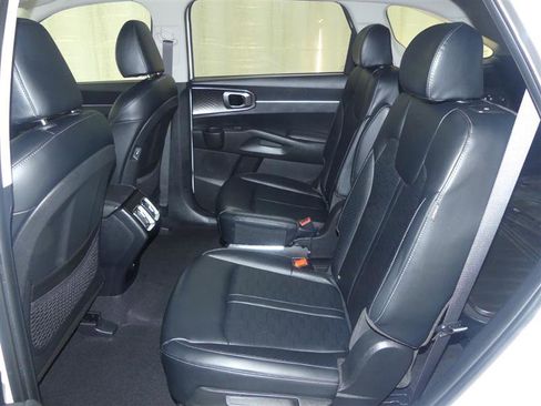 Used 2025 Kia Sorento EX FWD image 25