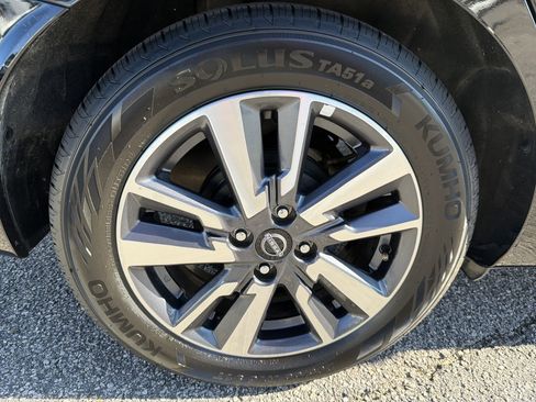 Used 2023 Nissan Versa SV image 25