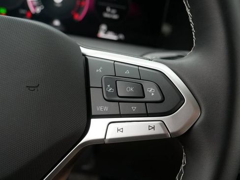 Certified 2025 Volkswagen Tiguan SE AWD/4WD image 26
