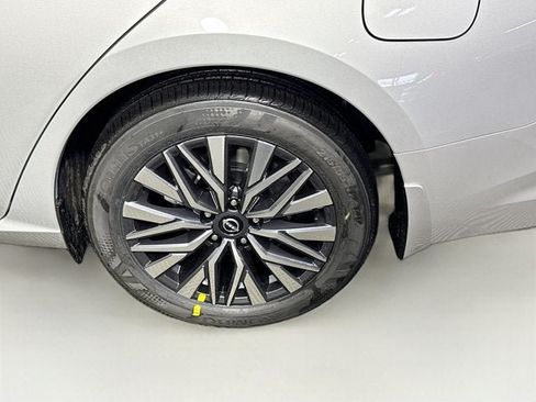 New 2026 Nissan Altima 2.5 SV FWD image 9