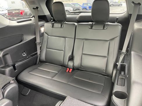 Used 2023 Ford Explorer XLT w/ Equipment Group 202A AWD/4WD image 9