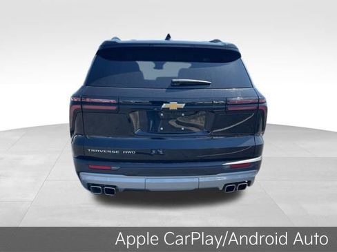 Used 2025 Chevrolet Traverse LT image 6