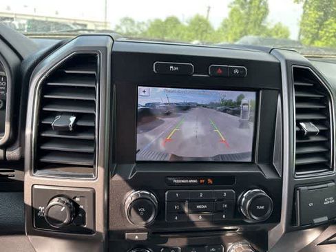 Used 2018 Ford F150 XLT w/ Equipment Group 302A Luxury AWD/4WD image 9