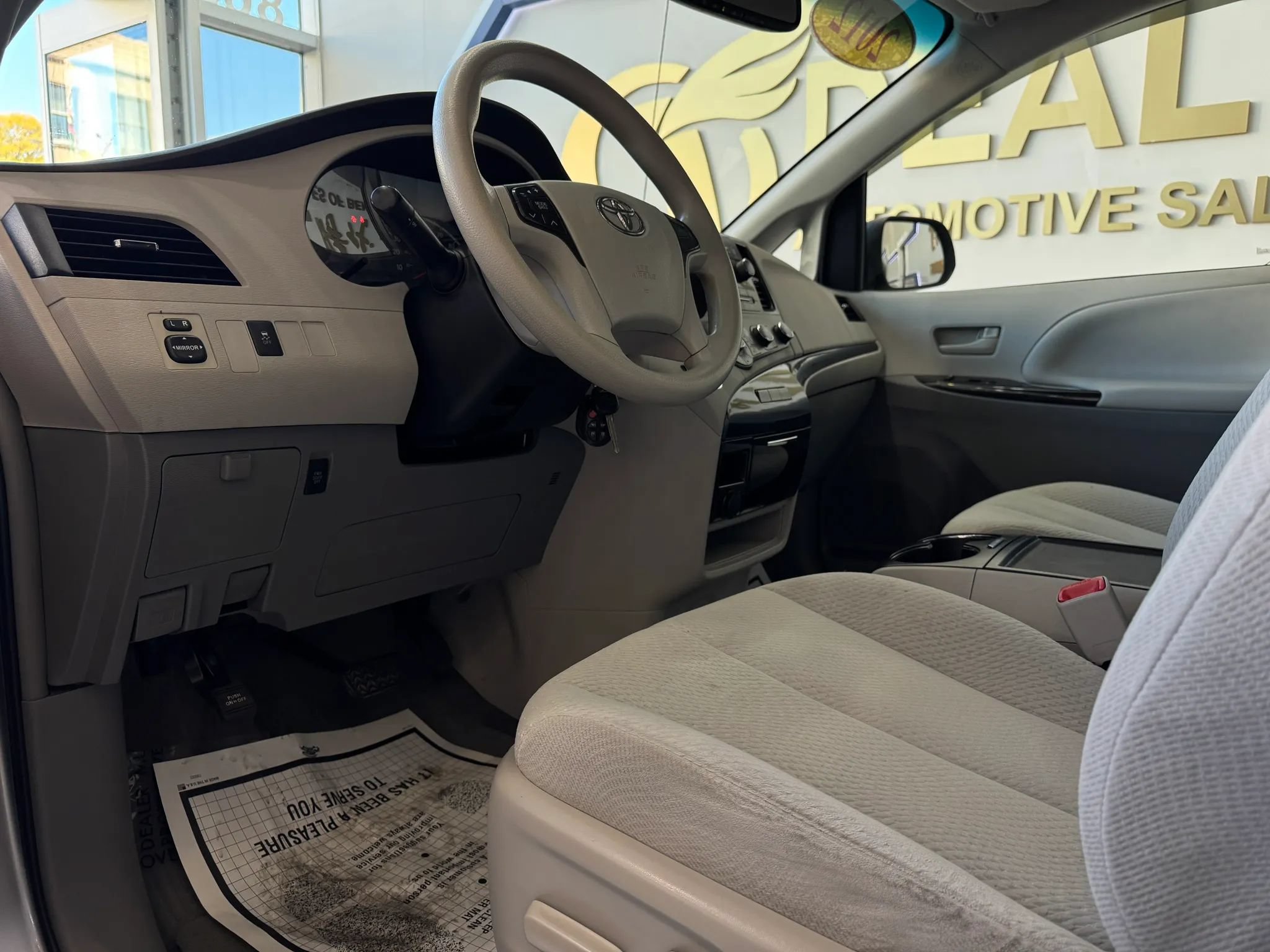 Used 2012 Toyota Sienna LE FWD image 13