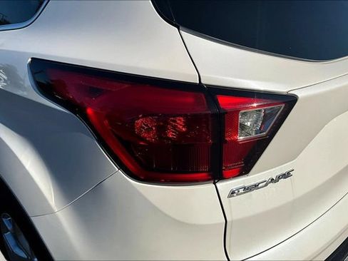 Used 2019 Ford Escape Titanium AWD/4WD image 23