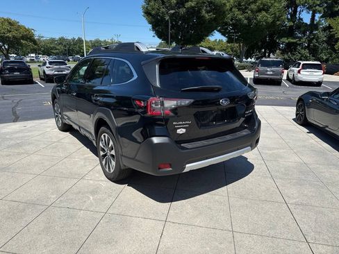 Used 2025 Subaru Outback Touring XT AWD/4WD image 7