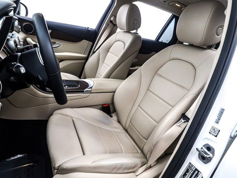 Used 2022 Mercedes-Benz GLC 300 image 17