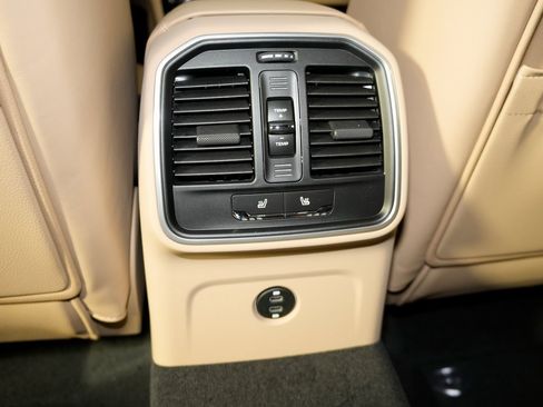 New 2026 Porsche Macan image 33