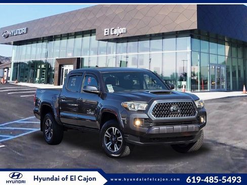 Used 2019 Toyota Tacoma TRD Sport image 1
