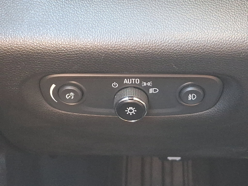 Certified 2021 Chevrolet Traverse LT FWD image 23