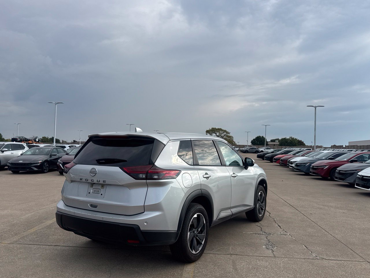 Certified 2025 Nissan Rogue SV FWD image 22