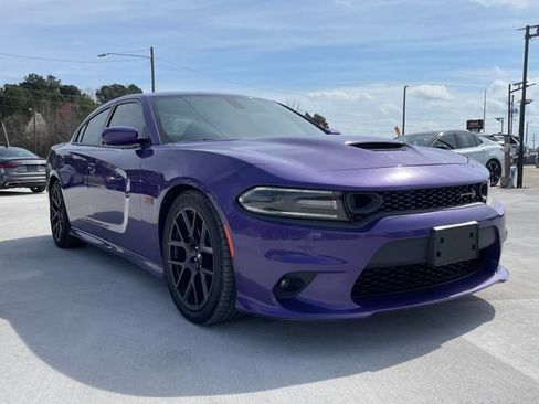 Used 2019 Dodge Charger Scat Pack RWD image 1