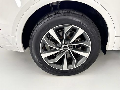 Used 2023 Audi Q5 2.0T Premium Plus w/ Premium Plus Package AWD/4WD image 32