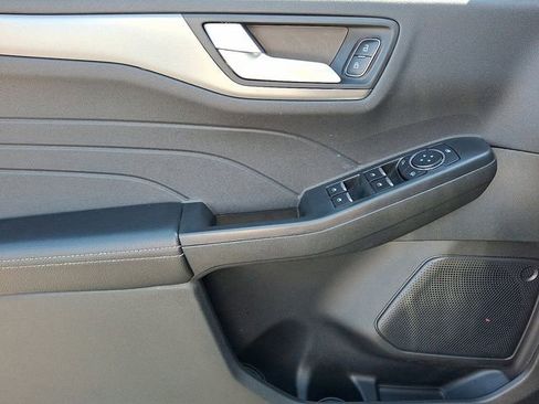 Certified 2025 Ford Escape SE FWD image 12