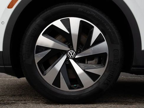 Used 2023 Volkswagen ID.4 Pro image 12