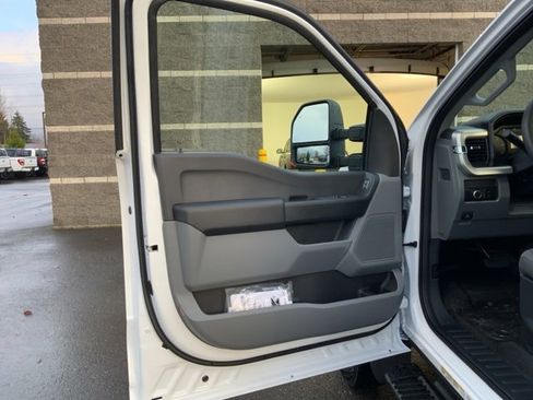 Used 2024 Ford F450 XL image 9