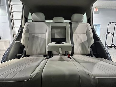 Used 2022 Volkswagen Tiguan SE image 27