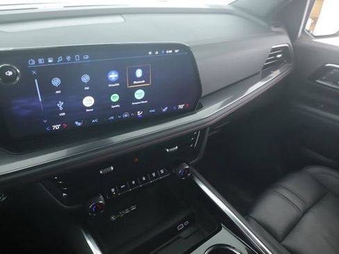 Used 2025 Chevrolet Suburban RST image 27