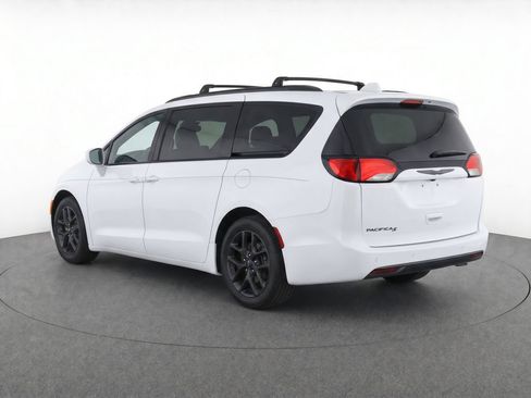 Used 2018 Chrysler Pacifica Touring-L Plus w/ S Appearance Package FWD image 6