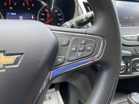 Used 2020 Chevrolet Equinox LT FWD image 21