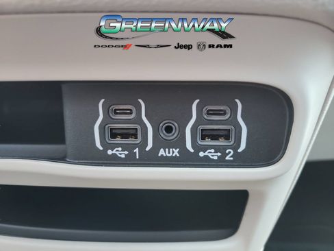 Used 2023 Chrysler Pacifica Touring-L FWD image 22