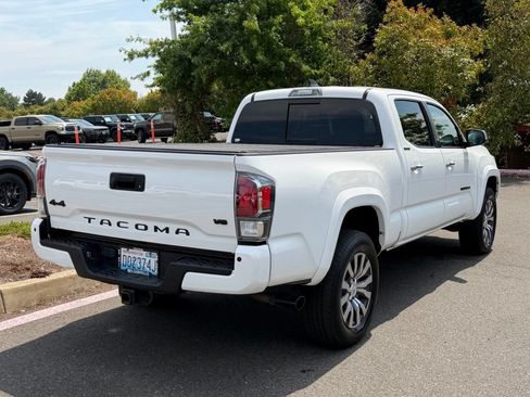 Used 2022 Toyota Tacoma Limited w/ Black Out Package (TMS) AWD/4WD image 7