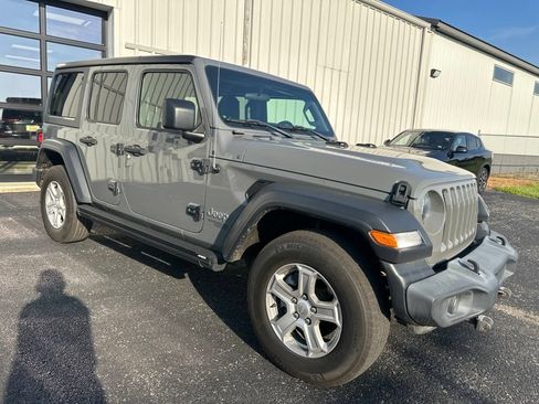 Used 2019 Jeep Wrangler Unlimited Sport S AWD/4WD image 4