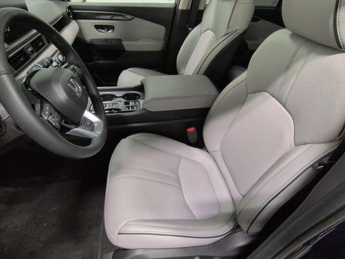 Certified 2025 Honda Pilot Elite image 17